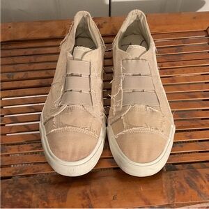 Women's Blowfish Maura  Casual Beige Canvas Sneakers